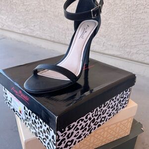 Anne Michelle Black Women's Heels